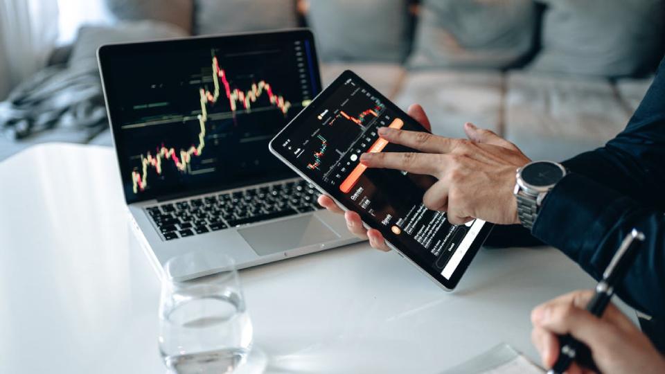 Apprendre à trader avec LucidLeaguereez : webinaires